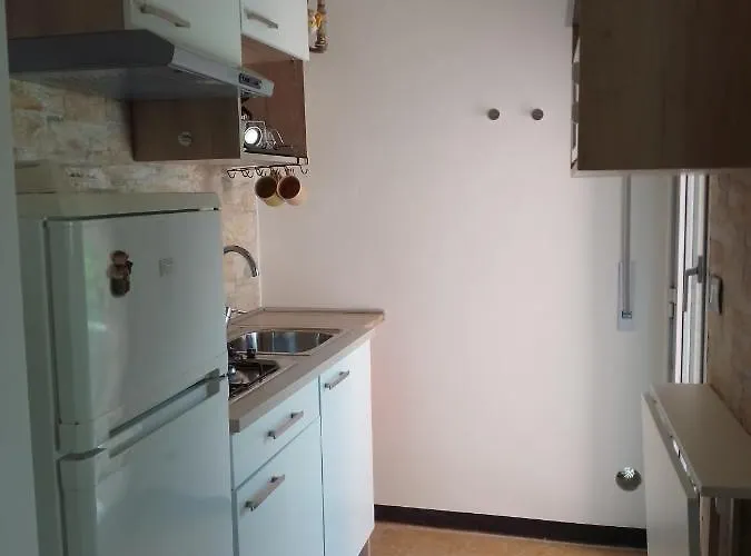 Vicino Iclas * Rapallo